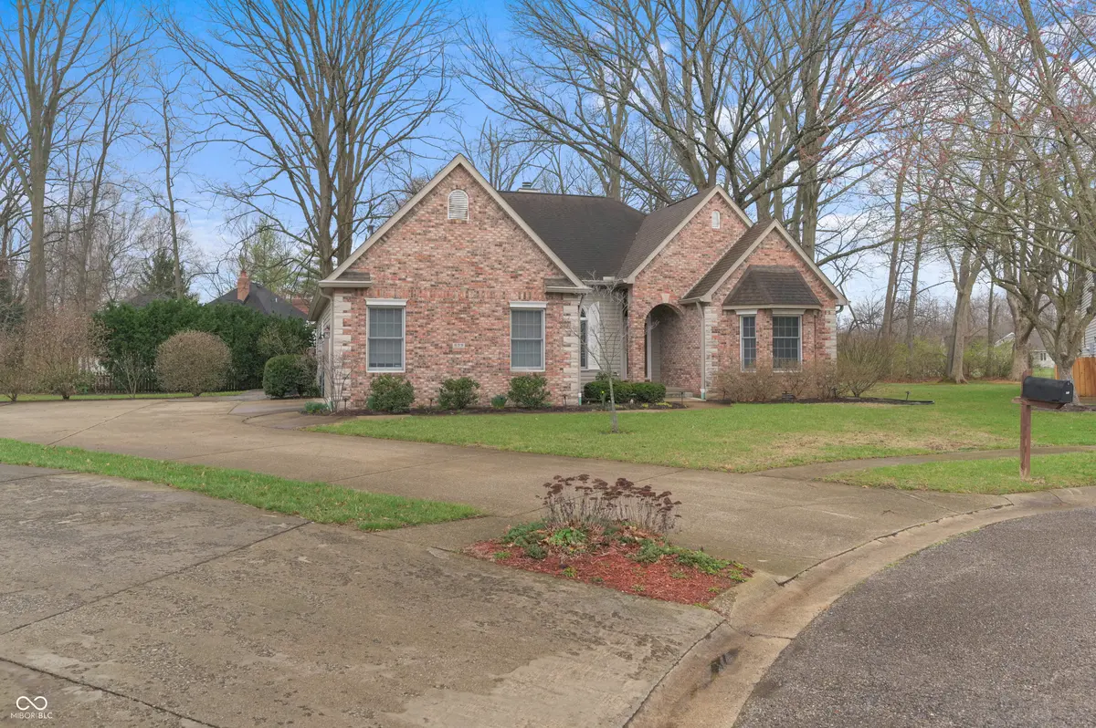 699 Hollowbrook CT, Terre Haute, IN 47803
