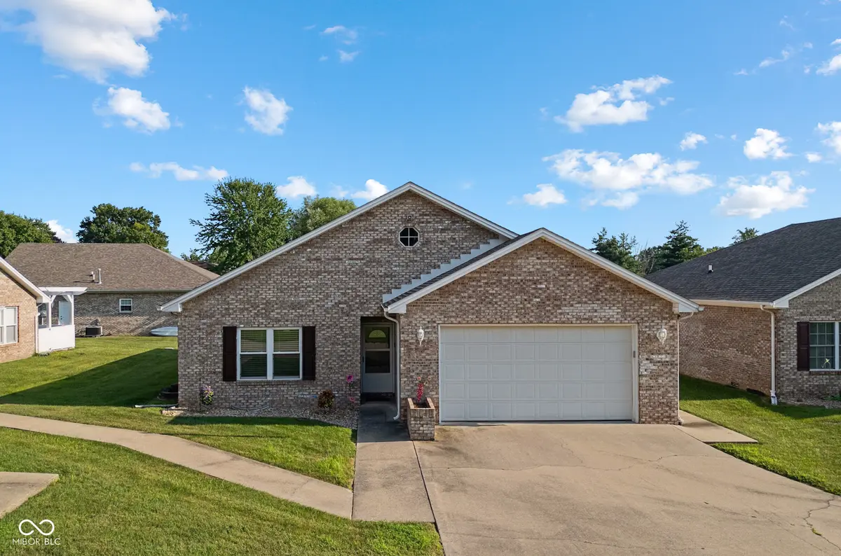 5584 N Sandy Creek DR #3, Seymour, IN 47274