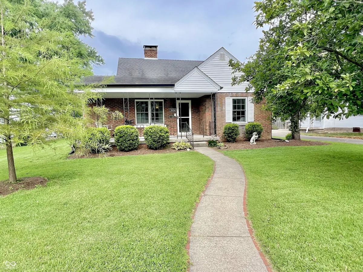 2026 Union ST, Columbus, IN 47201