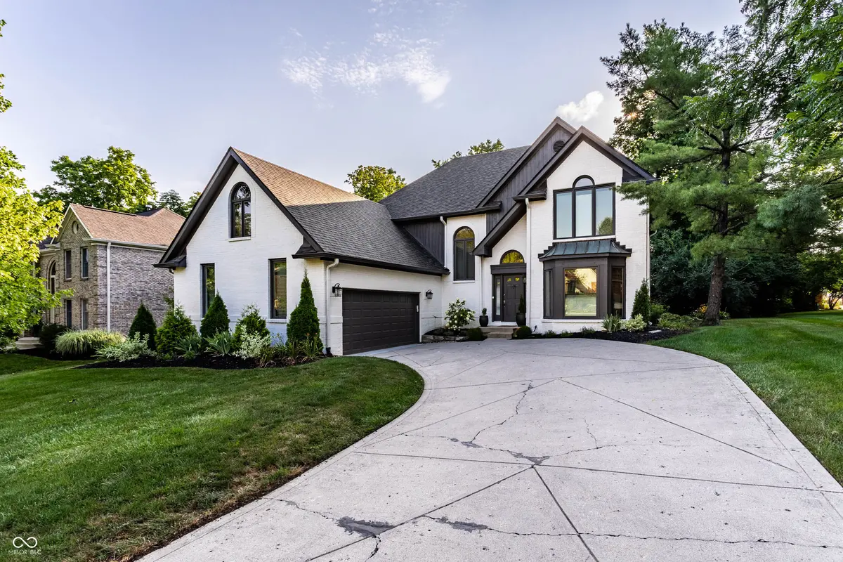 8475 Bluefin CIR, Indianapolis, IN 46236
