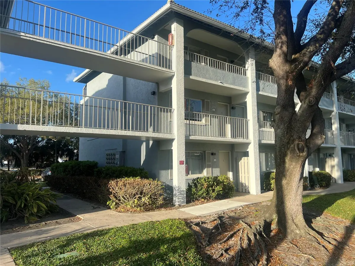 133 OYSTER BAY CIR #100, Altamonte Springs, FL 32701