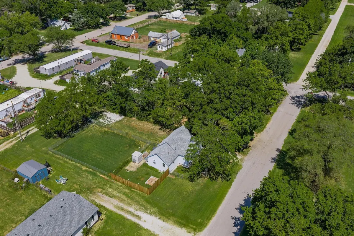 617 N Washington St, Belle Plaine, KS 67013