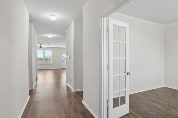 709 Hummingbird LN, Leander, TX 78641