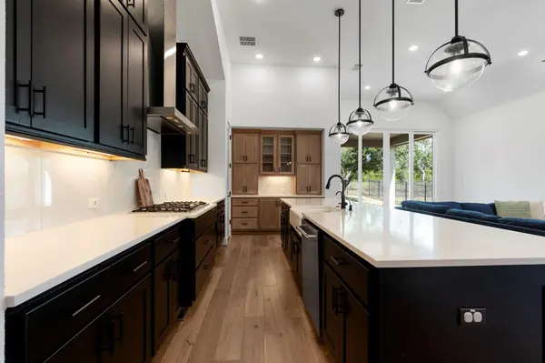586 Two Creeks LN, Austin, TX 78737