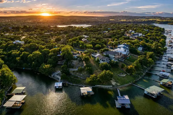 1201 Lake Shore DR, Spicewood, TX 78669