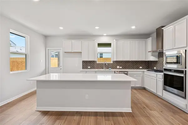 732 Gray Fox LOOP, Hutto, TX 78634
