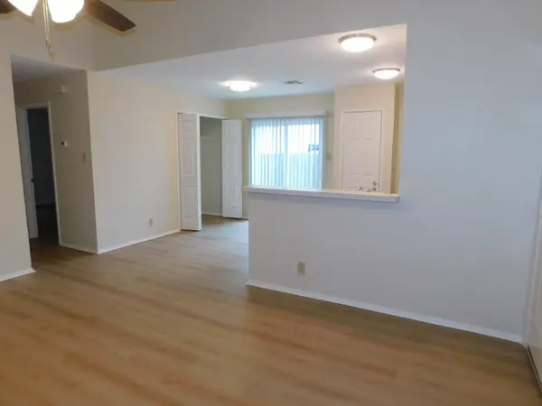 1902 Nicole CIR, Round Rock, TX 78664