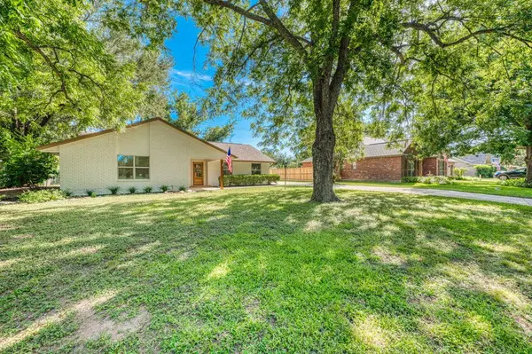 319 Columbine ST, Marble Falls, TX 78654