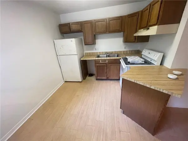 1648 Post RD #4, San Marcos, TX 78666