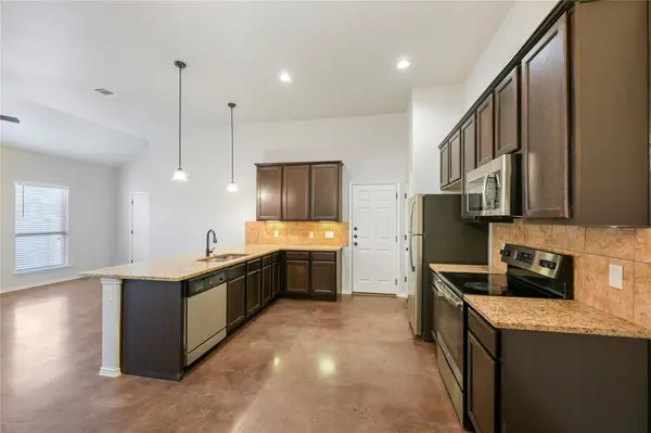 265 Joanne LOOP #B, Buda, TX 78610