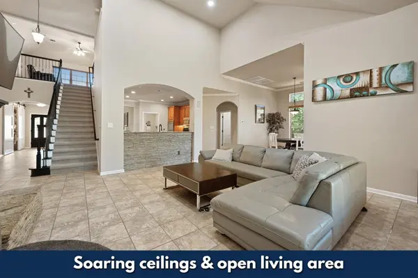 22140 Rose Grass LN, Spicewood, TX 78669
