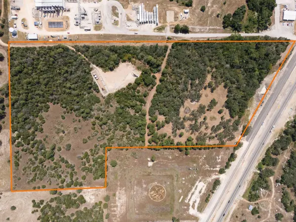 7604 N US Highway 77 HWY, La Grange, TX 78945