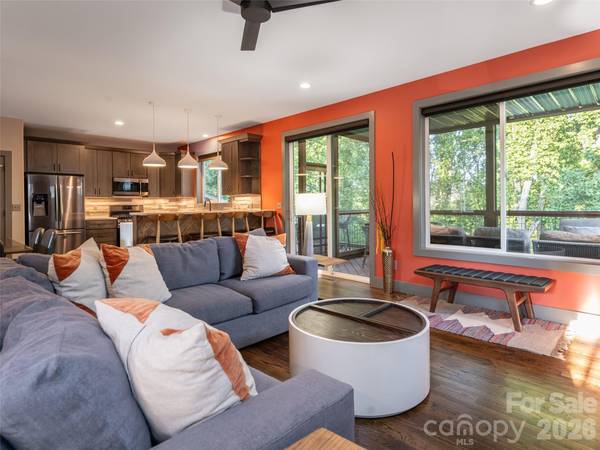 158 Riverview DR, Asheville, NC 28806