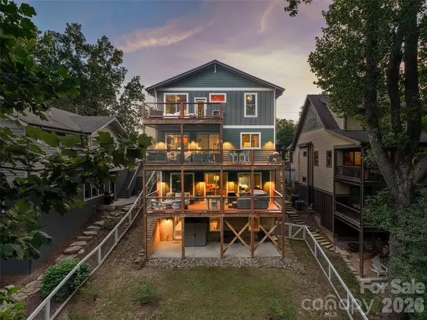 158 Riverview DR, Asheville, NC 28806