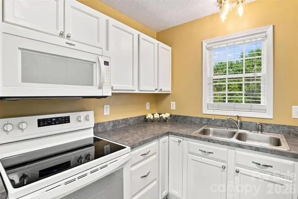 106 Locomotive LN #201, Mooresville, NC 28115