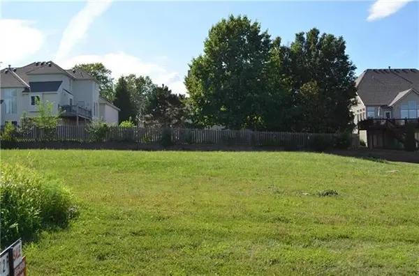 6126 N Cypress CT, Kansas City, MO 64119