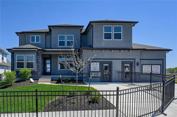 24331 W 126th TER, Olathe, KS 66061