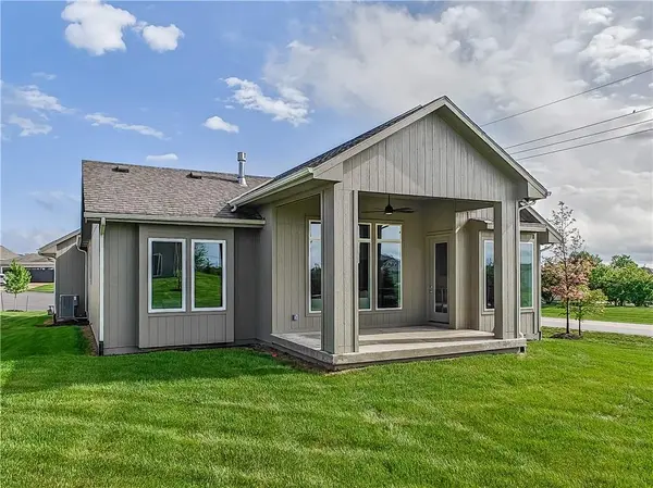 3903 W 158th TER, Overland Park, KS 66224