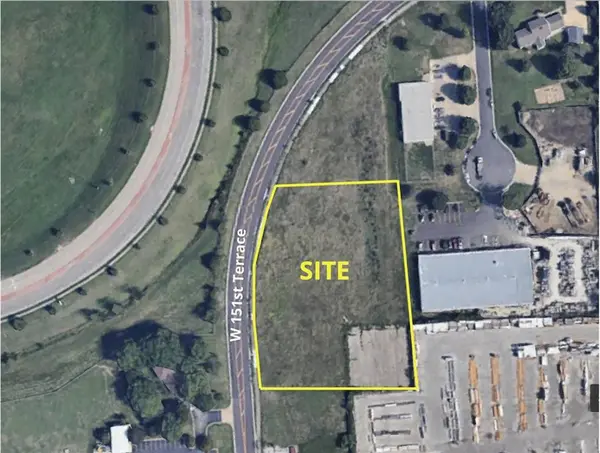 19675 W 151st TER, Olathe, KS 66062