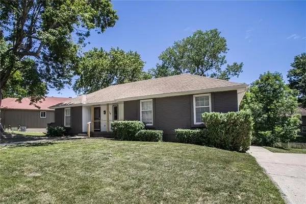 704 N 39th ST, Blue Springs, MO 64015