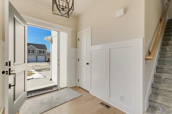 4116 SE Adams DR, Blue Springs, MO 64014
