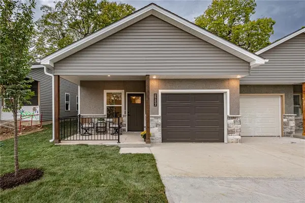 5826 Hunter CT, Raytown, MO 64133