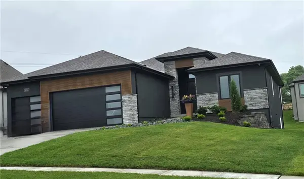 10311 151 TER, Overland Park, KS 66221