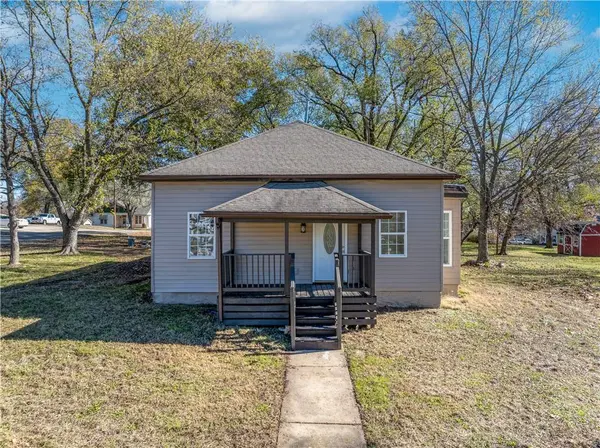 306 N Olive ST, Otterville, MO 65348