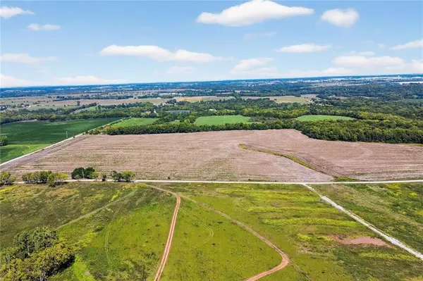W 223 ST, Edgerton, KS 66021