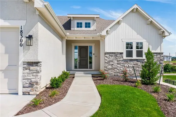 18300 Monrovia ST, Overland Park, KS 66013
