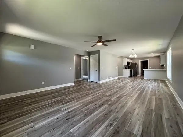 4909 S Creek Woods DR, St Joseph, MO 64507
