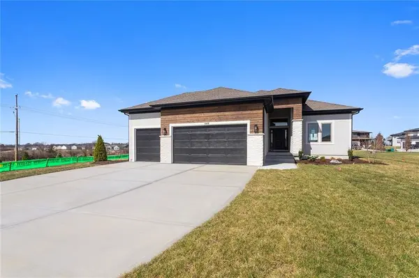 13472 W 177th ST, Overland Park, KS 66013