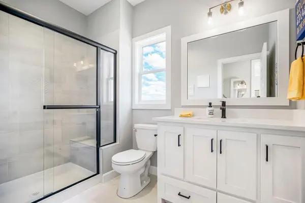 10755 Genesis DR, Parkville, MO 64152