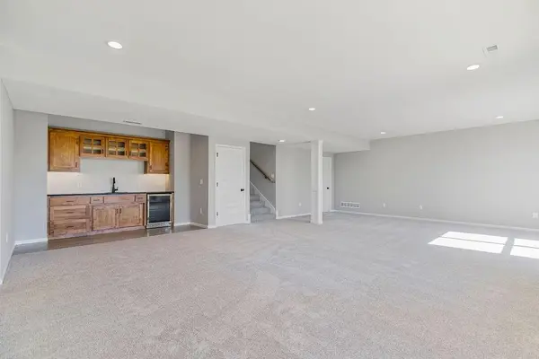 10755 Genesis DR, Parkville, MO 64152