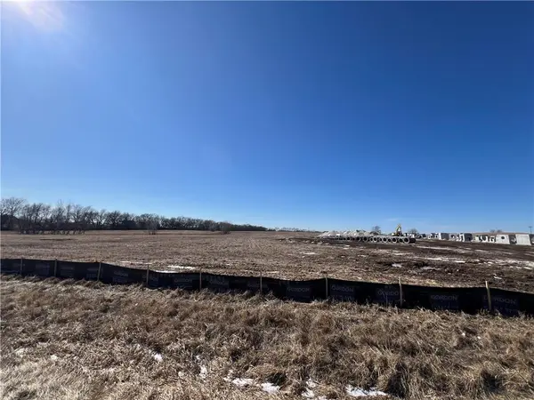4245 W 201st TER, Stilwell, KS 66085