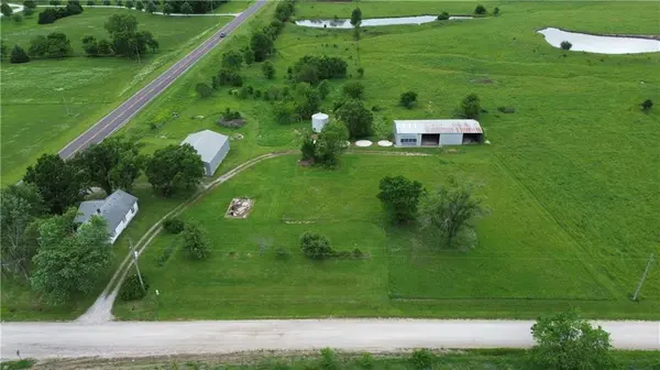 27880 Cedar Niles RD, Paola, KS 66071