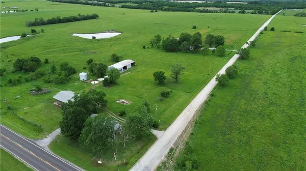 27880 Cedar Niles RD, Paola, KS 66071