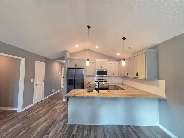 542 N Lexington ST, Adrian, MO 64720