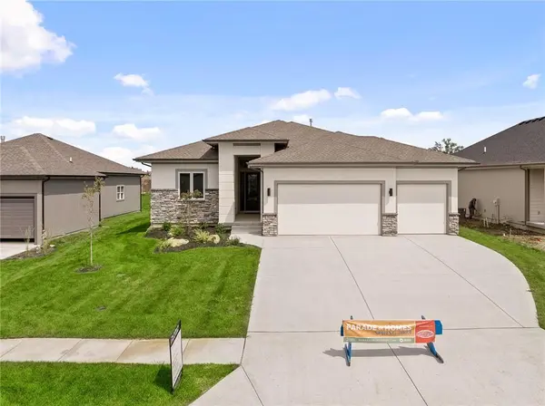 21411 Deer Ridge DR, Spring Hill, KS 66083