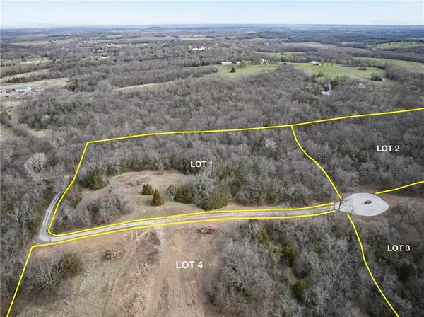 1505 S Buckner Tarsney RD, Buckner, MO 64016