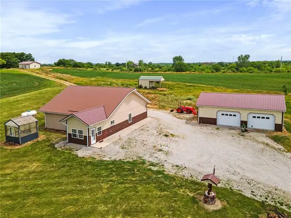 26442 117th ST, Winston, MO 64689