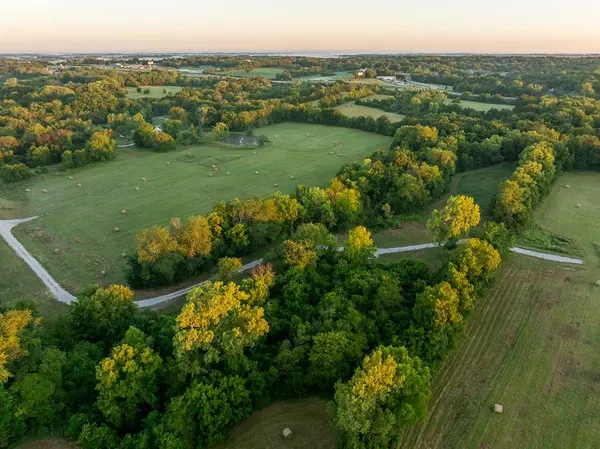 S Outer Belt RD, Lone Jack, MO 64070
