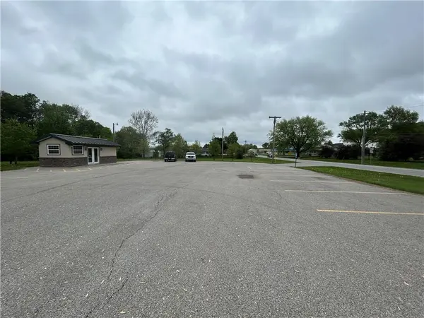 102 W Lawrence ST, Kearney, MO 64060