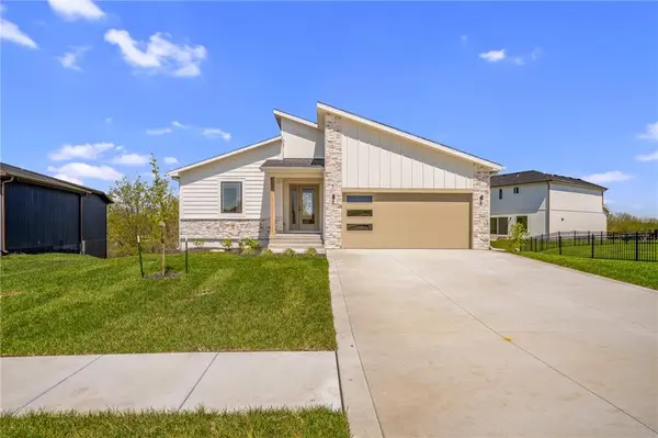 704 SE 21st ST, Oak Grove, MO 64075