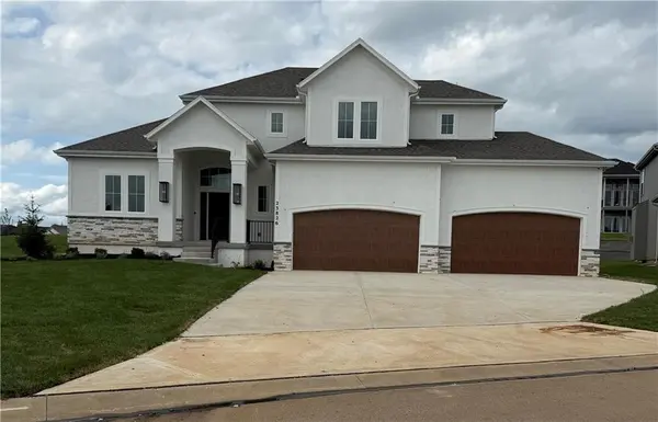 23826 Clear Creek Pkwy,  Shawnee,  KS 66226