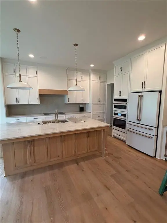 23826 Clear Creek Pkwy, Shawnee, KS 66226