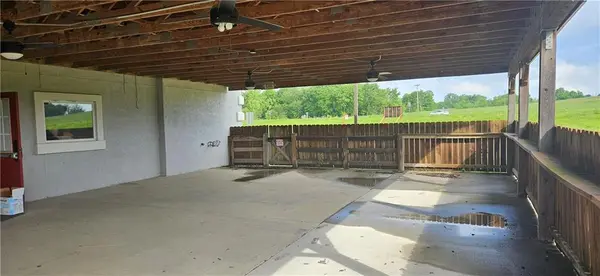 32715 S Chandler RD, Creighton, MO 64739