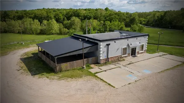 32715 S Chandler RD, Creighton, MO 64739