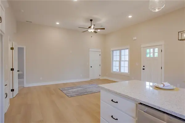 606 E 3rd ST, Cameron, MO 64429
