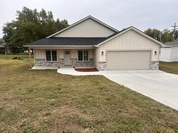 606 E 3rd ST, Cameron, MO 64429